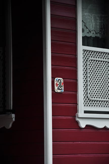 Small number 2 on a red structure representing local support